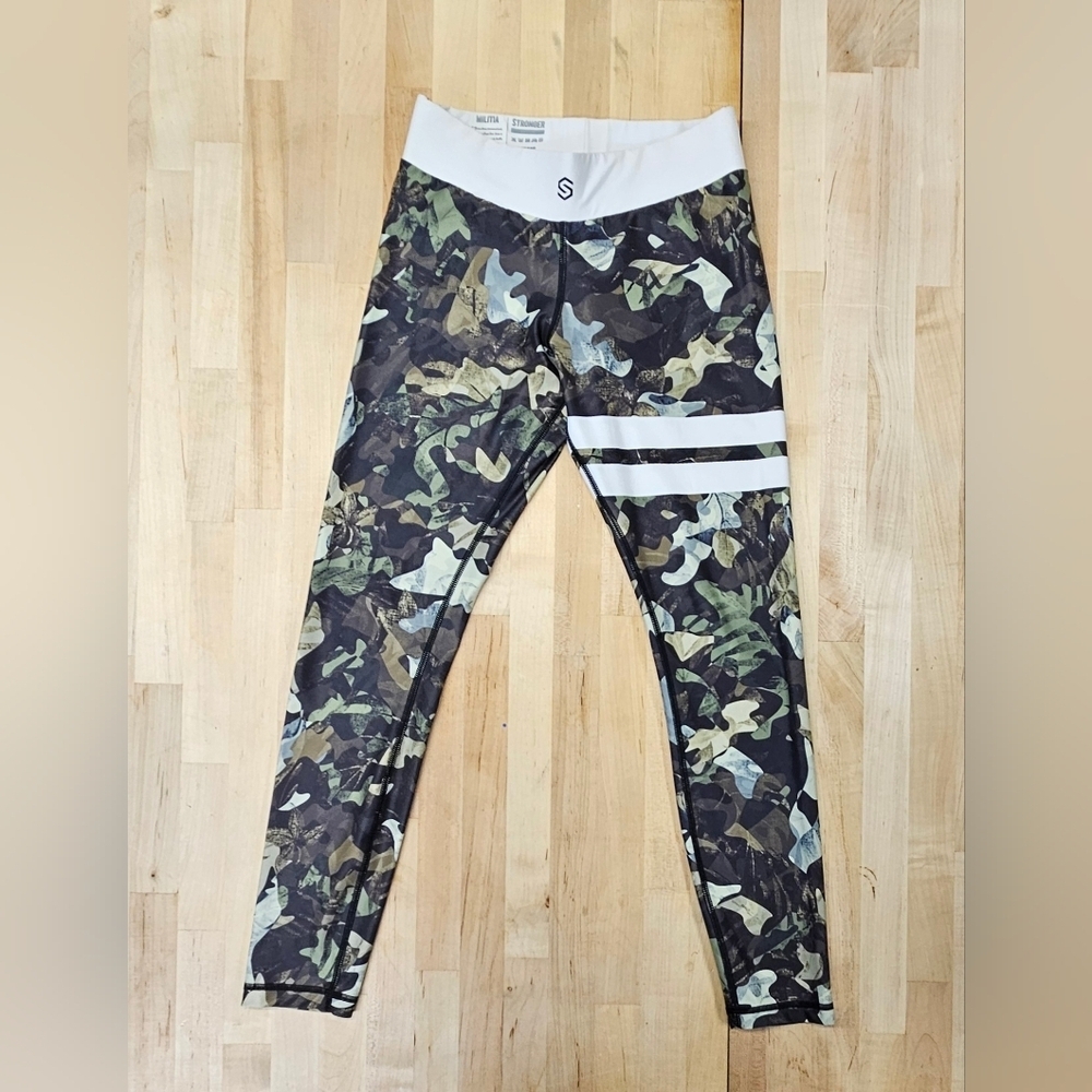 Stronger the label Women’s Medium Camouflage leggings Workout Fitness Gym Green
